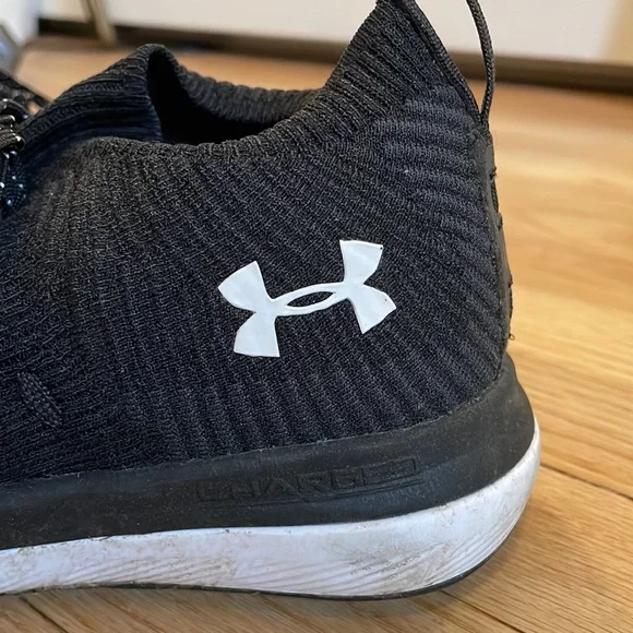 Under Armour Run Strong sneakers - Picture 2 of 3